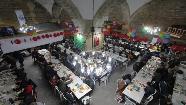 Bayburt’ta geleneksel iftar sofrası tarihi Taşhan’da kuruluyor