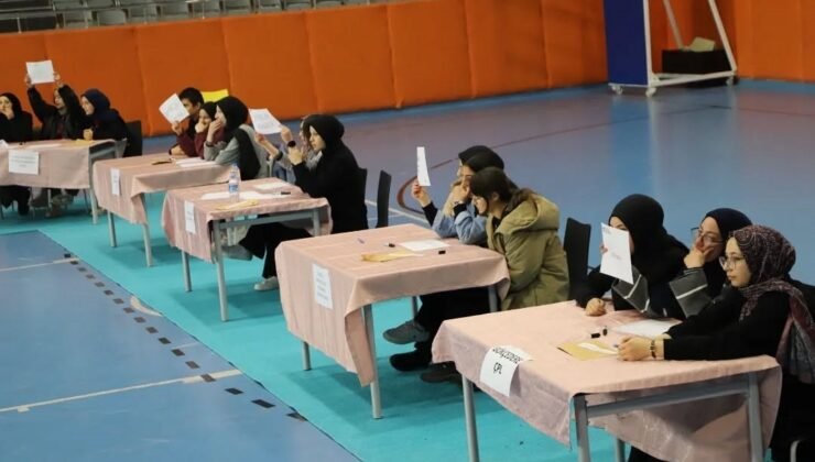 Bayburt’ta liseler arası “Bayburt” konulu bilgi yarışması düzenlendi