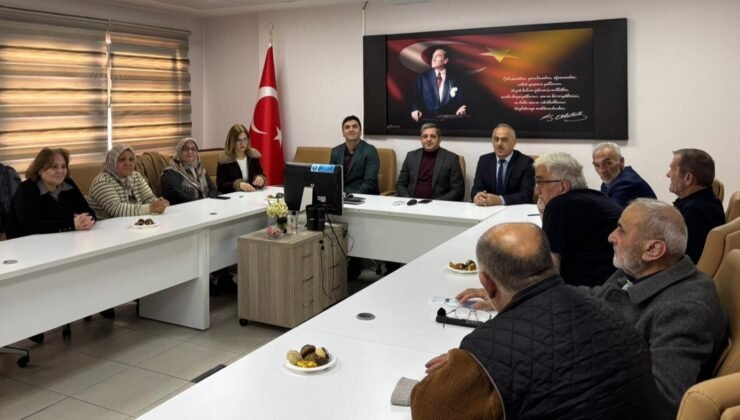 Bayburt’ta yaşlılara dijital okuryazarlık eğitimi verildi