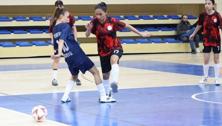 Bilecik’te Genç Kız Futsal Müsabakaları devam ediyor