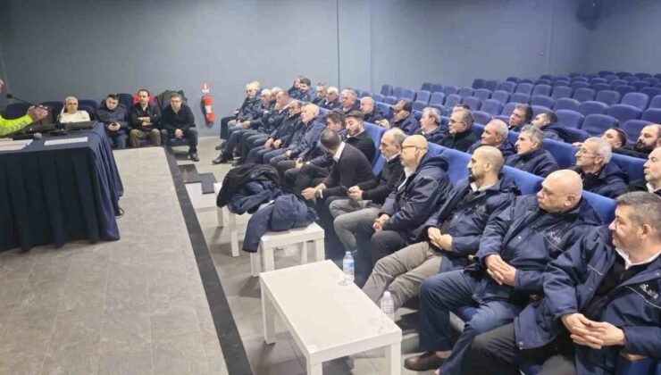 Bilecik’te tur servis sürücülerine trafik semineri