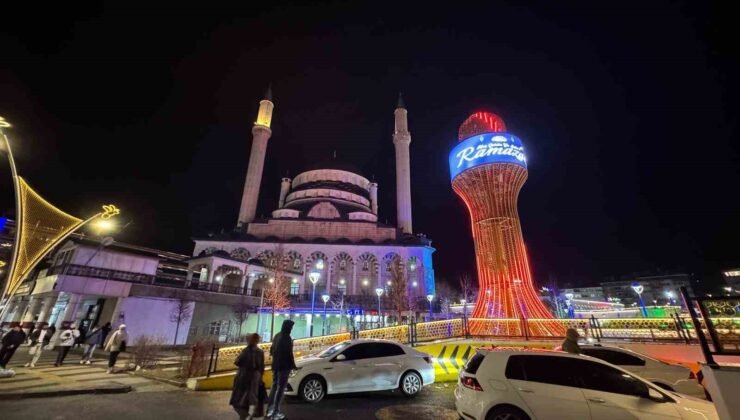 Bingöl’de ilk teravih coşkusu yaşandı