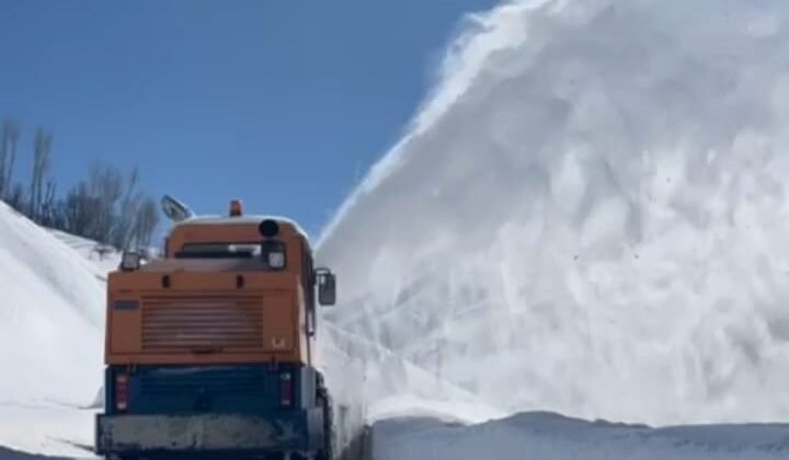 Bitlis’te karla mücadele çalışmaları devam ediyor