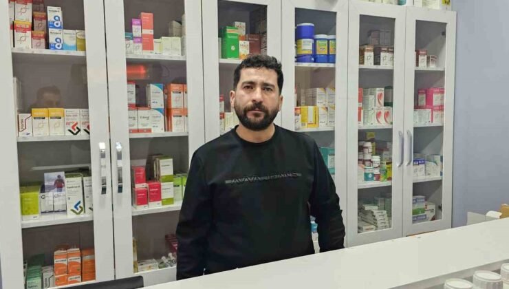 Bitlis’te ölü doğan kuzu, panda yavrusuna benzerliğiyle şaşırttı