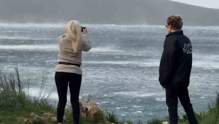Bodrum’da fırtınada deniz ortasındaki doğa olayı görenleri şaşırttı