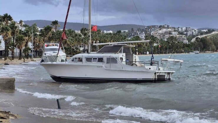 Bodrum’da korku dolu anlar: 8 tekne kıyıya sürüklendi