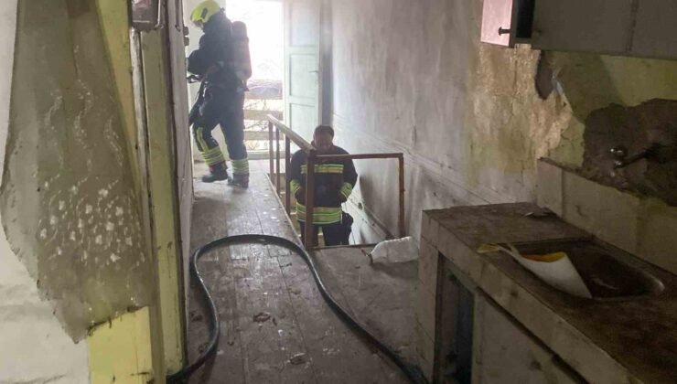 Bolu’da metruk evde yangın paniği