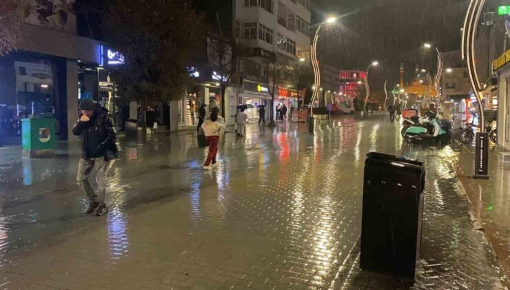 Bolu’da sağanak yağış etkili oluyor