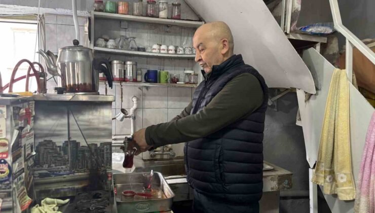 Bu kıraathanede çay 5 lira