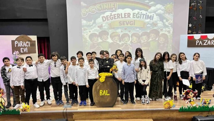 Bulut Başarı Koleji’nde değerler sahneye taşındı
