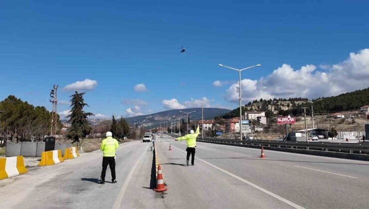 Burdur’da helikopter destekli trafik denetimi: 125 araç ve sürücüsü kontrol edildi