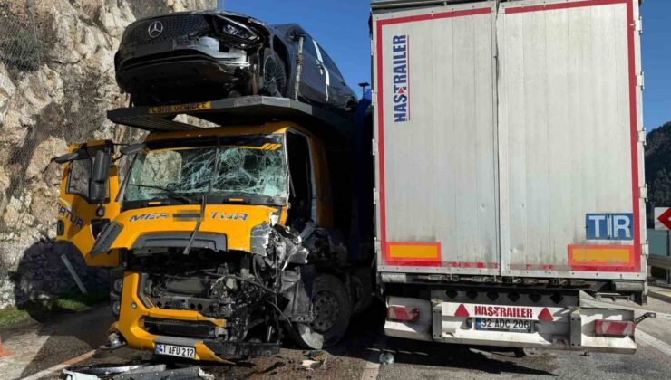 Burdur’da iki tır kafa kafaya çarpıştı: 1’i ağır 2 yaralı