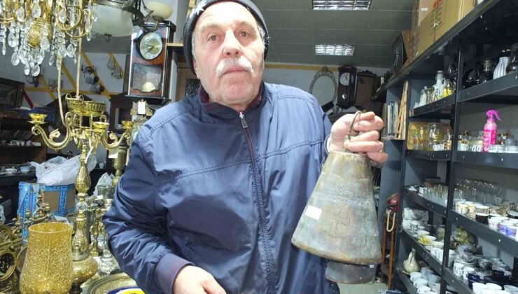 Burhaniye’de 209 yıllık deve çanı görücüye çıktı