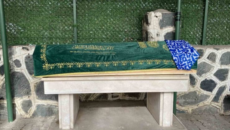 Bursa’da kalp krizi geçiren lise öğrencisi son yolculuğuna uğurlandı