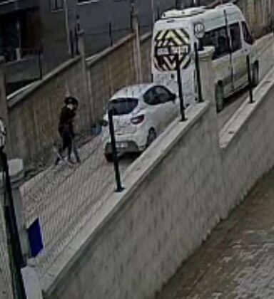 Bursa’da kaza yapan sürücülerin kavgası kameralara yansıdı