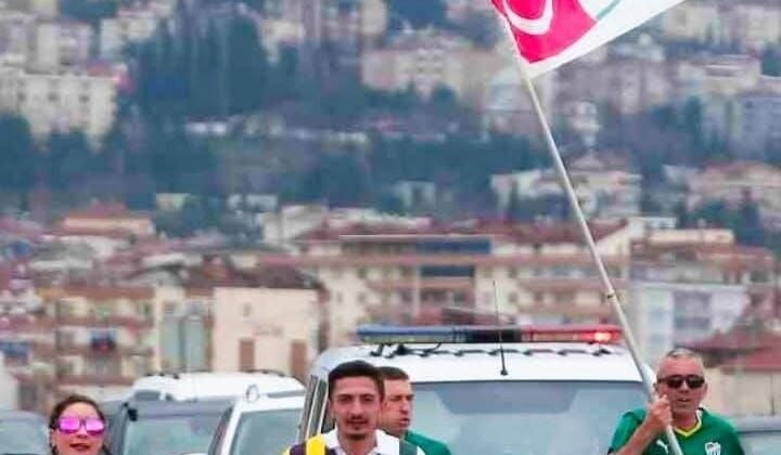 Bursa’da Sevgililer Günü’nde şampiyonluk sloganıyla koşu düzenlendi