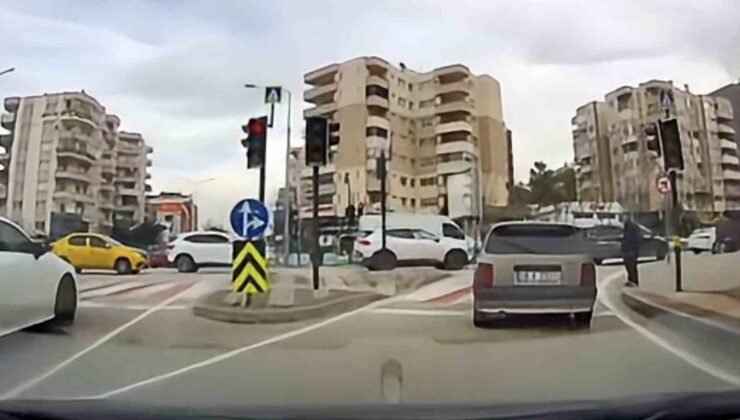 Bursa’da trafikte kameraya yansıyan küçük jest yürekleri ısıttı