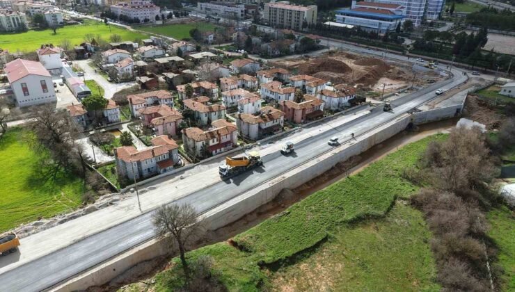 Büyükşehir’den Kötekli ve Yeniköy’e 3 Bin 700 metrelik sıcak asfalt