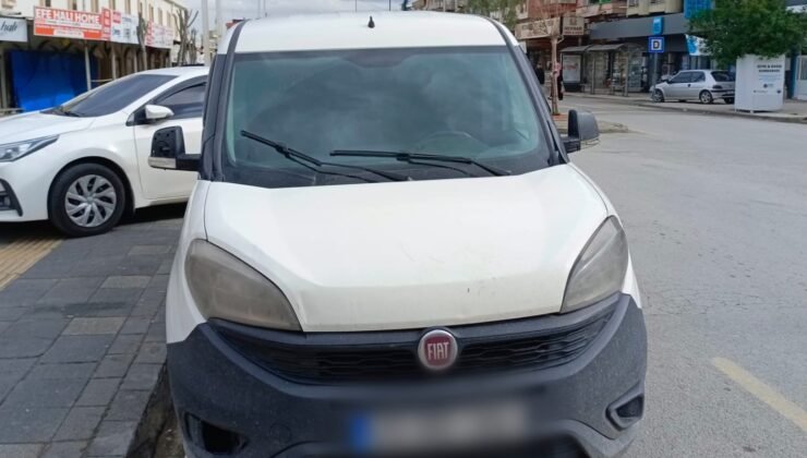 Çaldığı kamyonetle yakıt alıp turladı