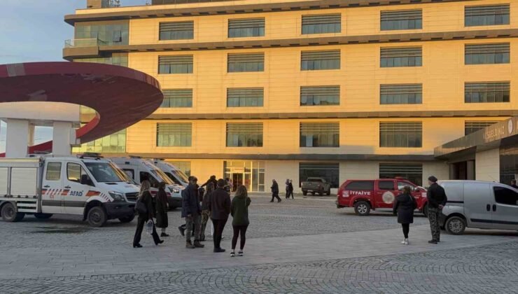 Çanakkale’de hastanede çıkan yangın büyümeden söndürüldü