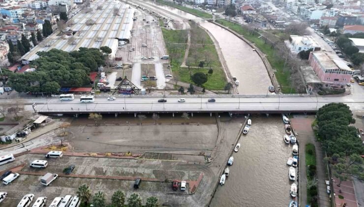 Çanakkale’de taşkın yaşanan Sarıçay normale döndü