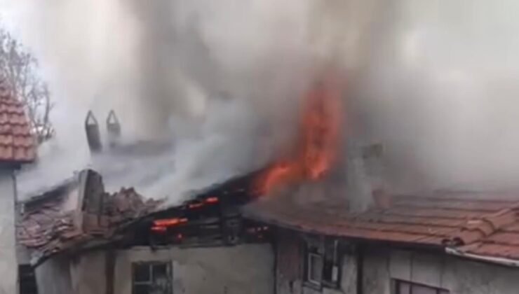 Çankırı’da evin çatısı alevlere teslim oldu