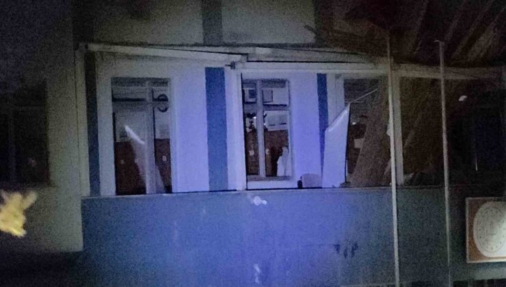 Çatısı uçan okuldaki pansiyonda kalan öğrenciler başka pansiyonlara nakledilecek