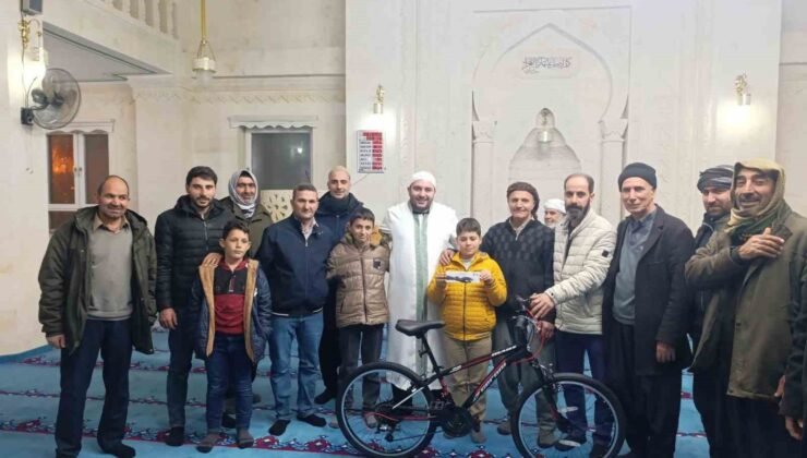 Çermik’te başarılı öğrencilere bisiklet ve akıllı saat hediye edildi