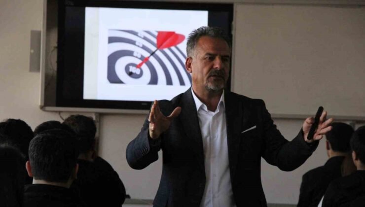 Cizre’de lise öğrencilerine yönelik YKS semineri düzenlendi