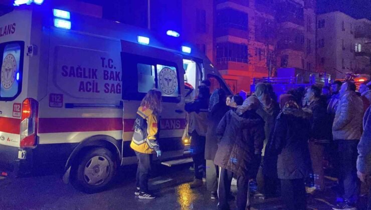 Çorum’da ev yangını: Mahsur kalan aileyi itfaiye kurtardı