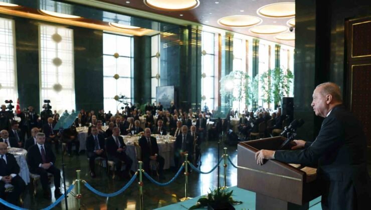 Cumhurbaşkanı Erdoğan: “Terörsüz Türkiye sürecini sabote etmek isteyen karanlık odaklara rağmen 16 aydır başarıyla süreci yönetiyoruz”