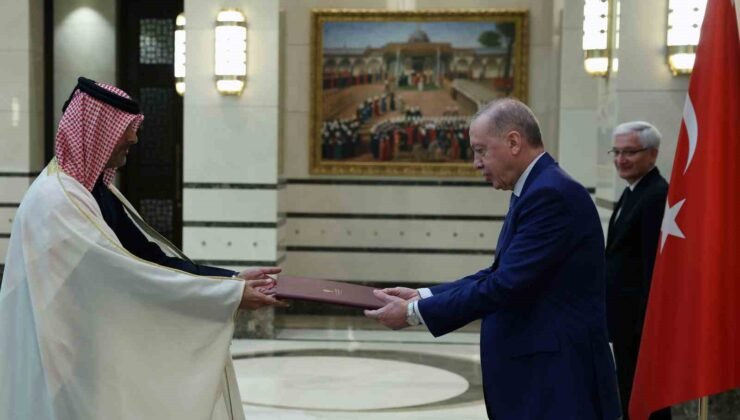 Cumhurbaşkanı Erdoğan’a 3 ülkenin büyükelçisinden güven mektubu