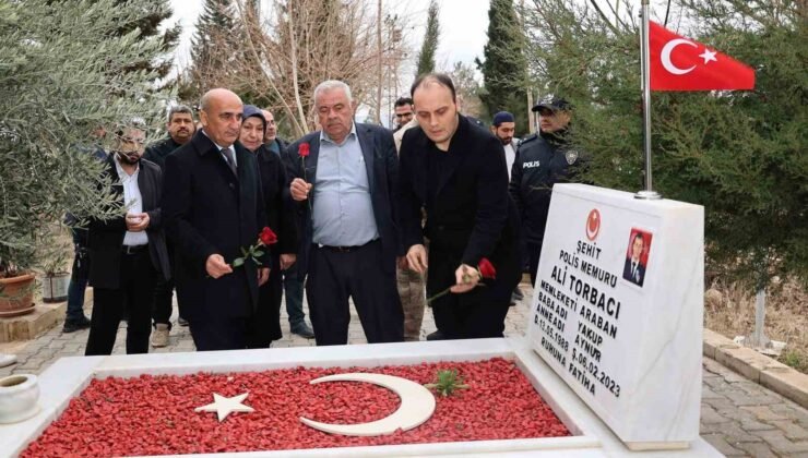 Deprem şehidi polis memuru Ali Torbacı, mezarı başında anıldı