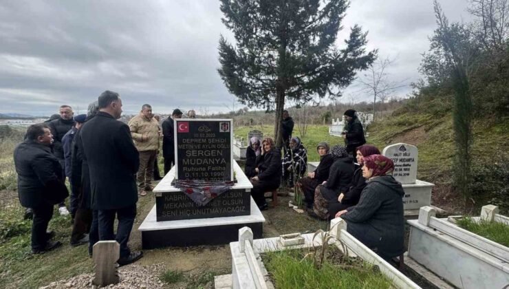 Depremde ölen Sergen Mudanya mezar başında anıldı
