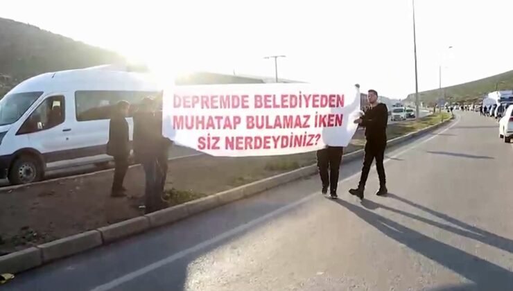 Depremzede vatandaşlar, Özgür Özel’i, ‘Bugüne kadar neredeydin’ diyerek yuhaladılar