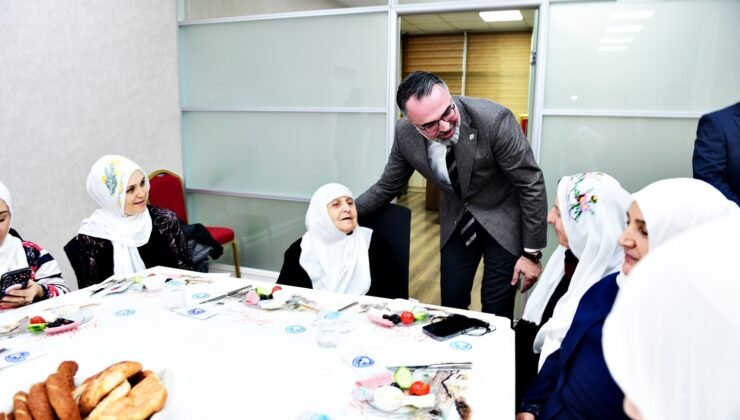 Derekızıklı kadınlardan Mihalgazi’ye destek