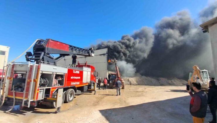 Didim sanayisindeki yangın korkuttu