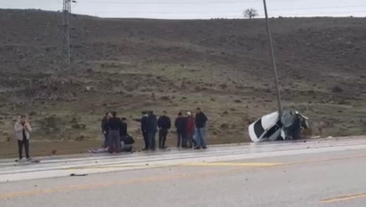 Direğe çarpan otomobil ikiye katlandı: 1 yaralı