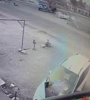 Diyarbakır’da feci kaza: Kamyonete çarptı, hayatını kaybetti