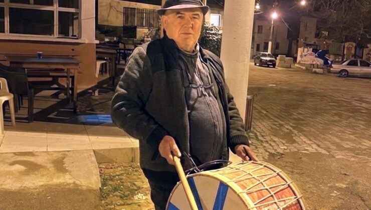 ’Şapkalı muhtar’ yine şapka çıkarttı: Davulcu bulamayan muhtar kendisi çalmaya başladı