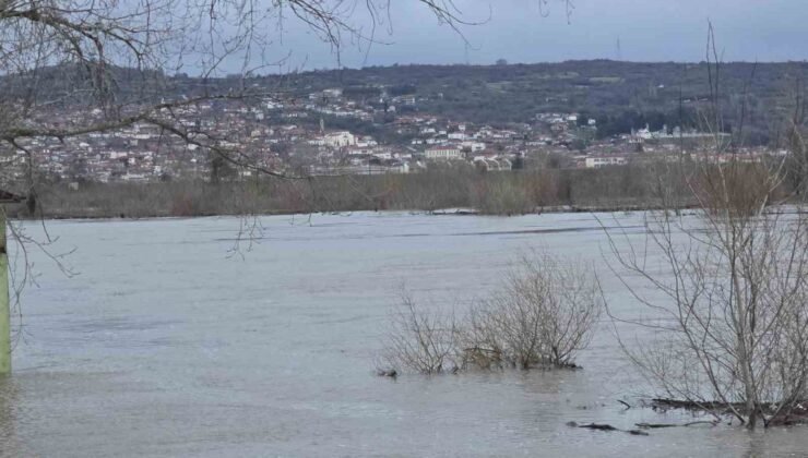 Edirne’de taşkın riski merkezde azaldı, yayılım Subaşı ve köylere kaydı