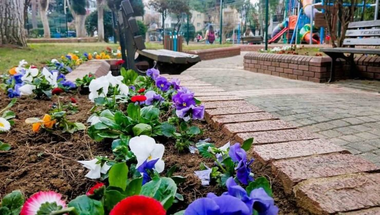 Efeler Belediyesi’nden çiçek düzenlemesi