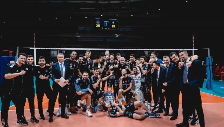 Efeler Ligi: Halkbank: 3 – İstanbul Büyükşehir Belediyespor: 0