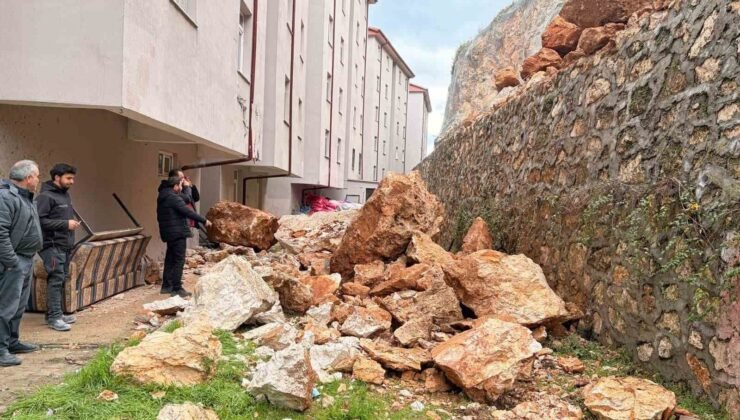Eğirdir’de yuvarlanan kayaların tehdit ettiği bina tahliye edildi
