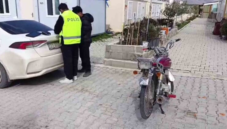 Ehliyetsiz motosikletlinin sosyal medya şovu 77 bin TL’ye patladı