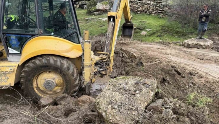 Ekipler sahaya indi, kapanan bahçe yolları açıldı