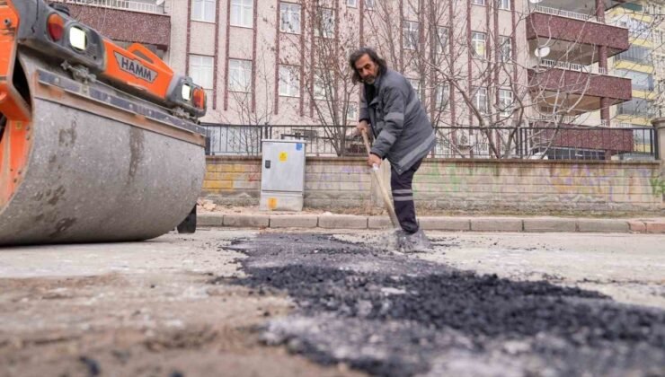 Elazığ’da asfalt yama uygulaması sürüyor
