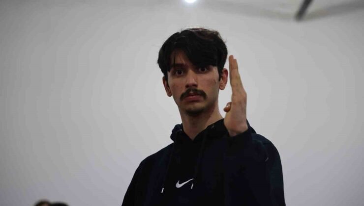 Engellerin aşıldığını para taekwondo Türkiye şampiyonu Furkan Kaan Ata gösterdi