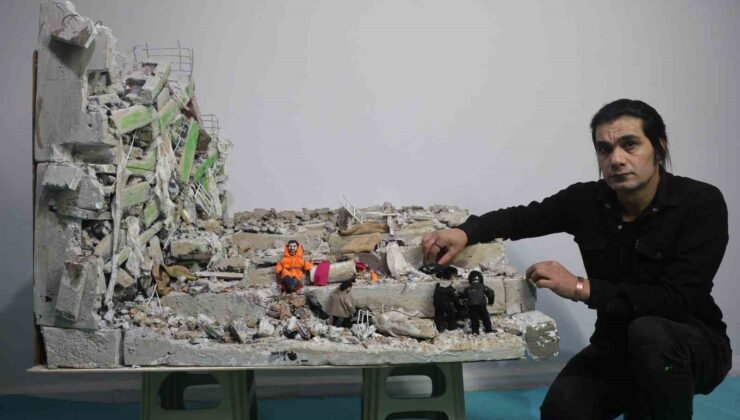 Enkaz altındaki kızının elini bir an olsun bırakmayan babanın yaşadıklarını minyatüre dönüştürdü
