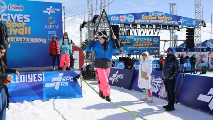 Erciyes Kış Spor Festivali’ne binlerce katılım